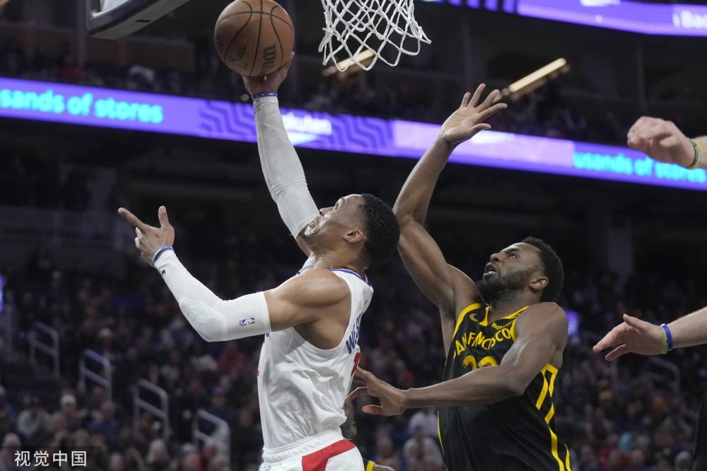 球迷们不仅 球迷们不仅