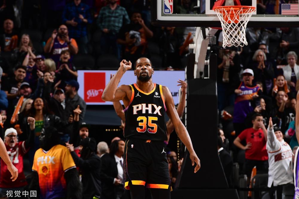 在比赛间隙 在比赛间隙