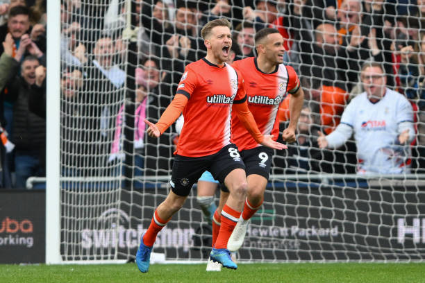 在更大的舞 在更大的舞